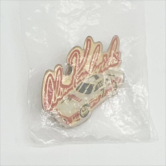 Vintage Nascar Alan Kulwicki #7 Hooters Race Car Pin New in Packaging - Picture 1 of 3